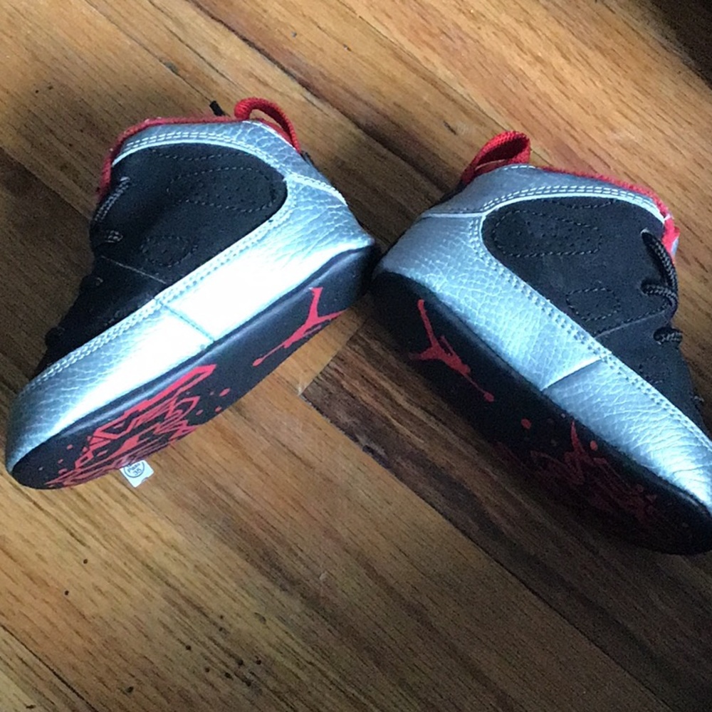 Crib Jordan - Picture 2 of 3